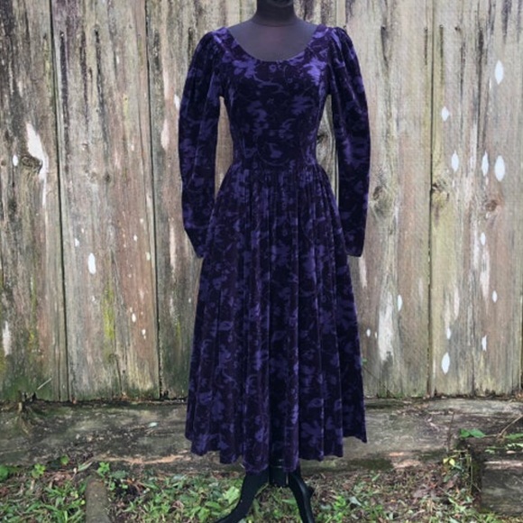 Vintage Laura Ashley Purple Velvet Dress - Picture 7 of 8